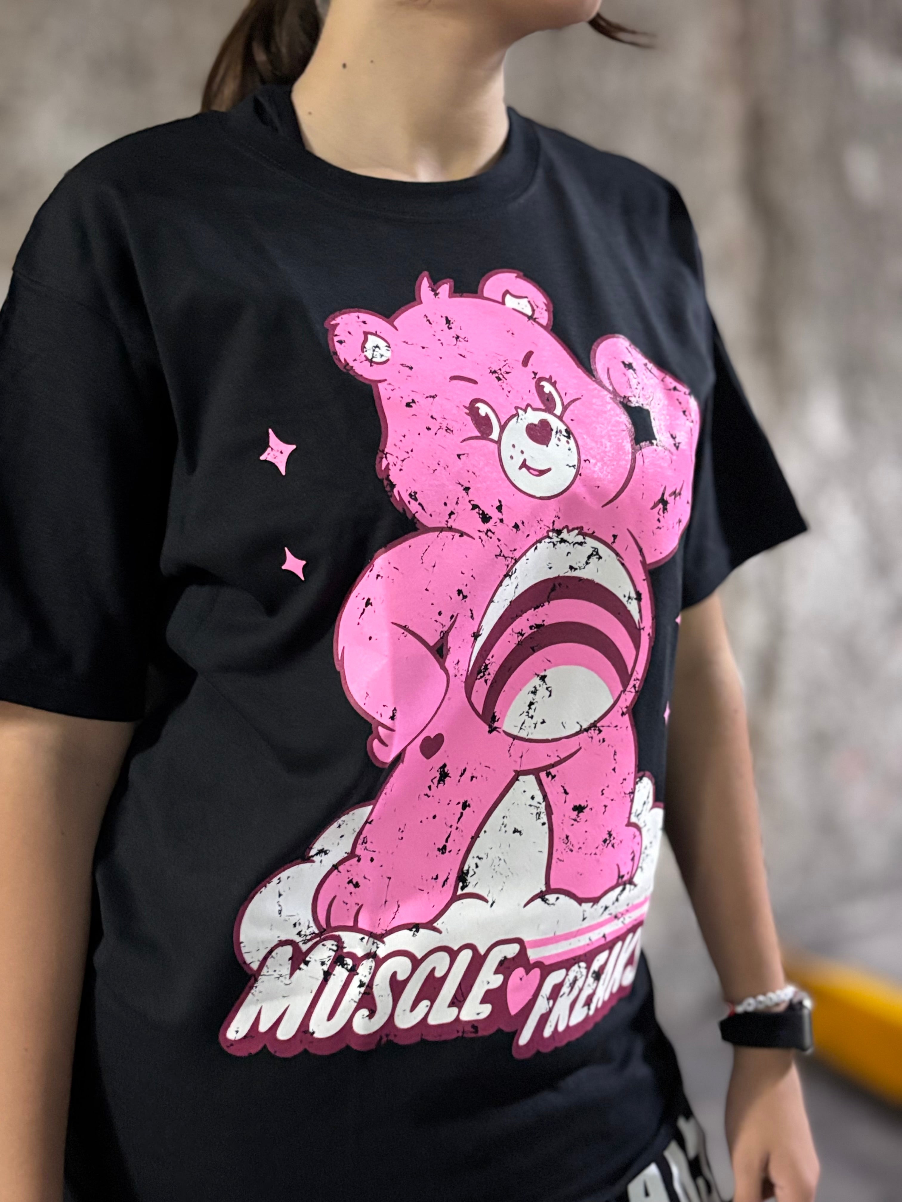 PLAYERA MUSCLE FREAKS Cheer Bear