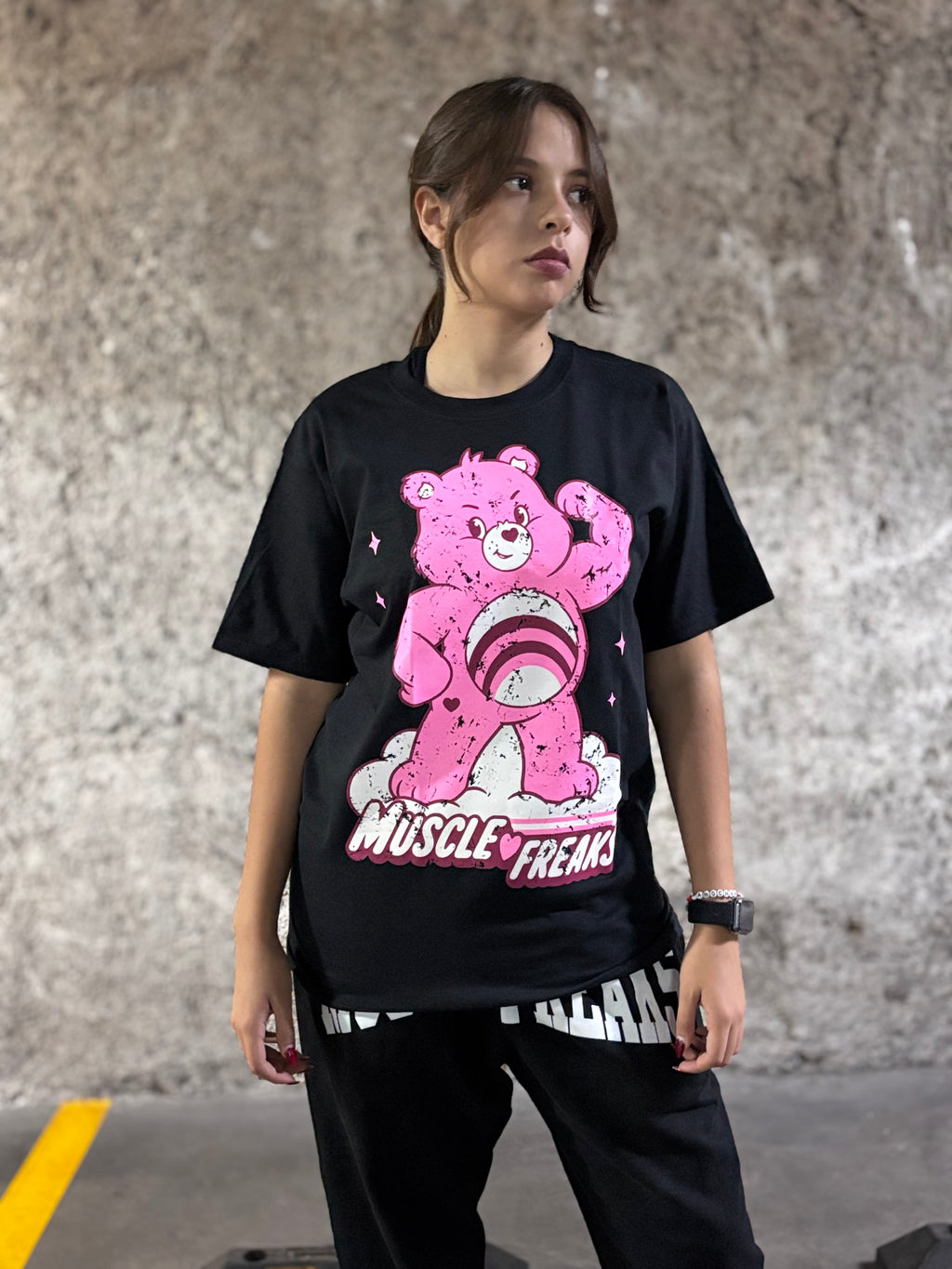 PLAYERA MUSCLE FREAKS Cheer Bear