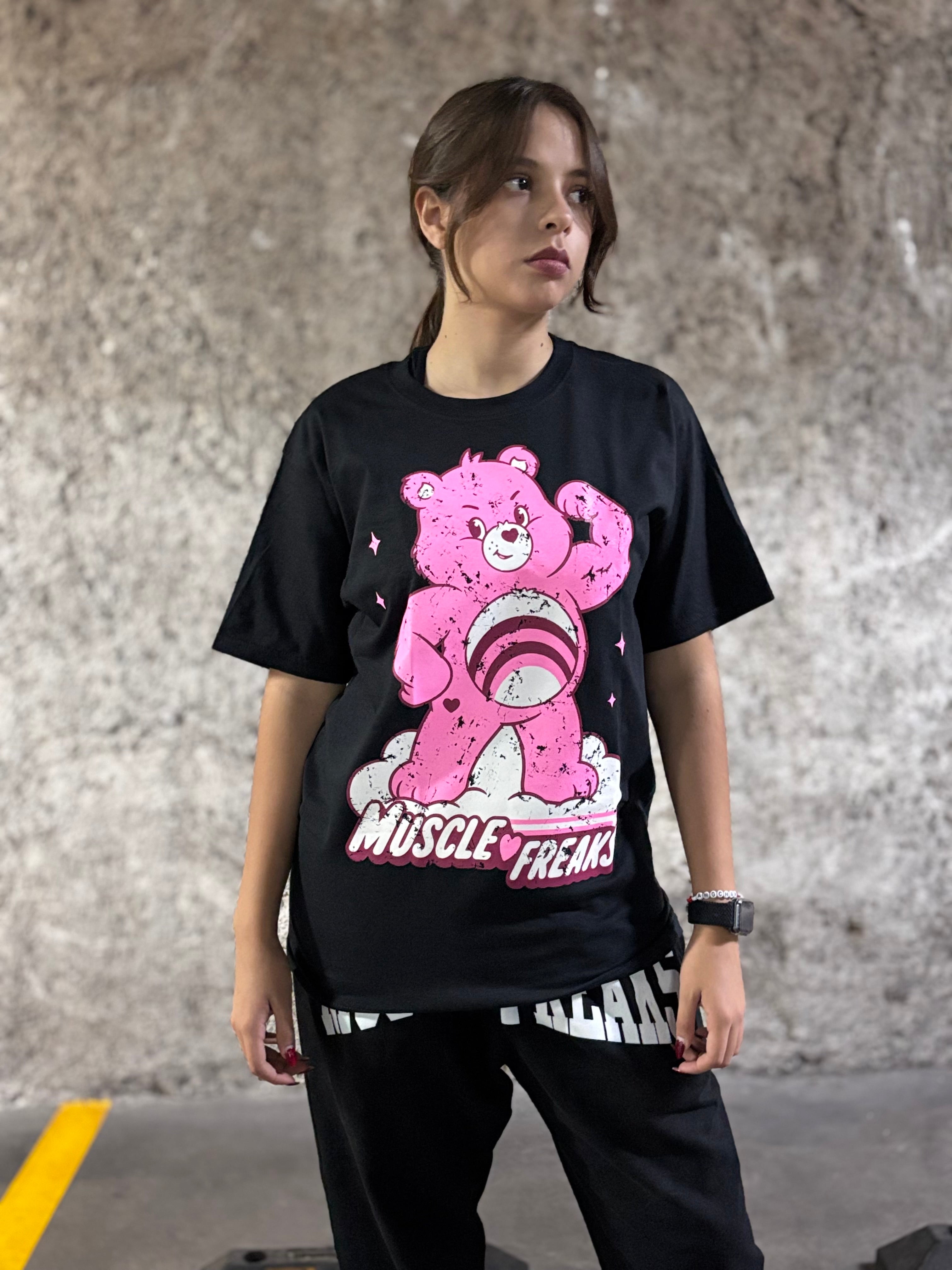 PLAYERA MUSCLE FREAKS Cheer Bear