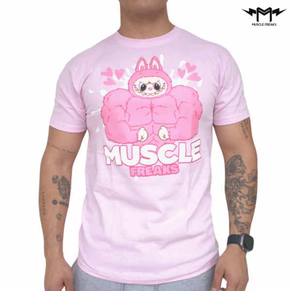 PLAYERA MUSCLE FREAKS LABUBU MONSTER PINK