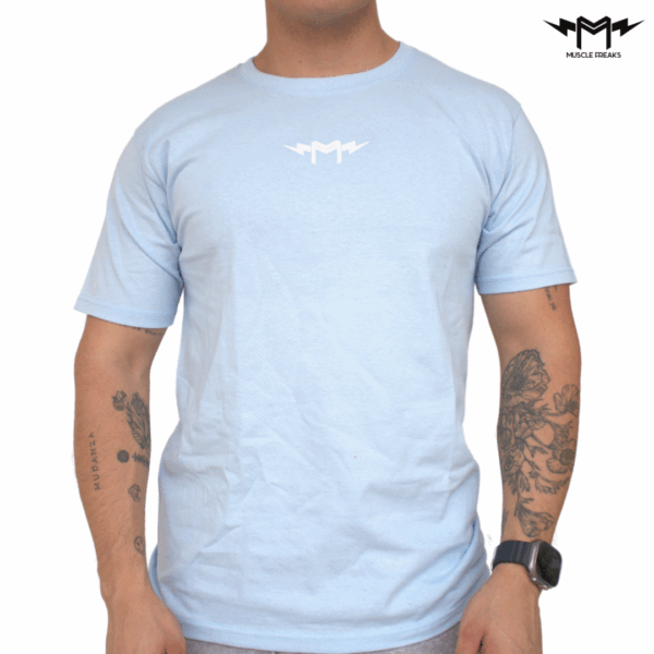 PLAYERA MUSCLE FREAKS BASIC AZUL CIELO
